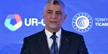 Bakan Bolat: “Hizmetler ihracatımızı 200 milyar dolara çıkarma azmindeyiz”