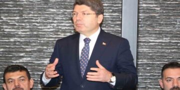 Bakan Tunç demokrasi vurgusu yaptı