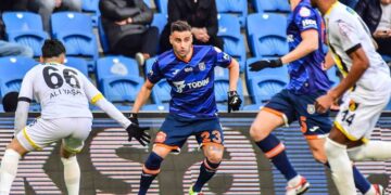 Başakşehir, evinde İstanbulspor’u rahat geçti!