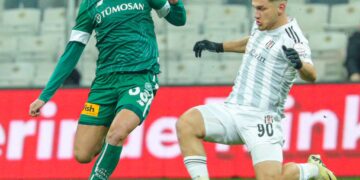 Beşiktaş, 3 puanı 2 golle aldı!