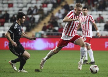 Beşiktaş, Antalya’da çeyrek finale yükseldi!