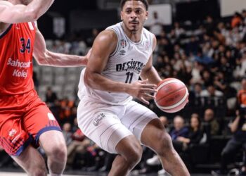 Beşiktaş Emlakjet, kupada yarı finale yükseldi!