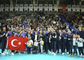 CEV Şampiyonlar Ligi’nde Halkbank çeyrek finale yükseldi!