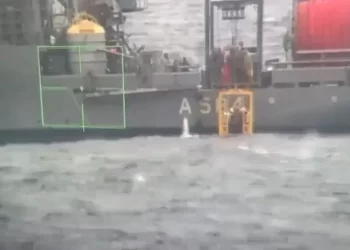 Dalgıçlar, Marmara Denizi’nde batan geminin enkazını görüntüledi