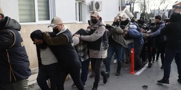 17 DAEŞ üyesi, kilise saldırısıyla ilişkilendirilerek tutuklandı