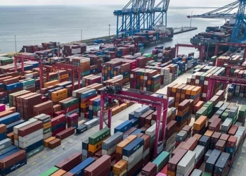 Ocak’ta dış ticaret açığı geriledi