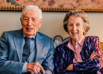 Eski Hollanda Başbakanı Dries van Agt ve eşi ötanazi ile hayatlarına son verdi Eski Hollanda Başbakanı Dries van Agt ve eşi ötanazi ile hayatlarına son verdi