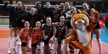 Eczacıbaşı Dynavit, CEV Şampiyonlar Ligi’nde çeyrek finale yükseldi!