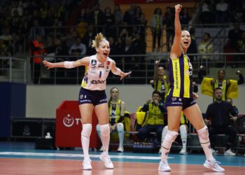 Fenerbahçe Opet, evinde Galatasaray Daikin’e set vermedi!