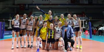 Fenerbahçe Opet, Kupa Voley’de yarı finale yükseldi!
