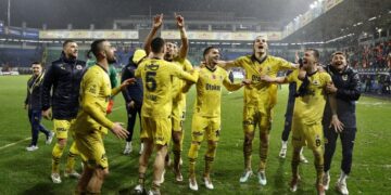 Fenerbahçe, Rize’de 3 puanı 3 golle aldı!