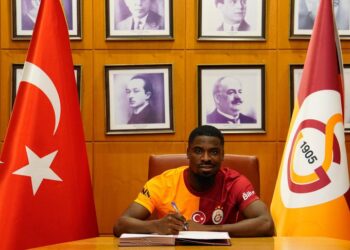 Galatasaray, yeni sağ beki Serge Aurier’e kavuştu!