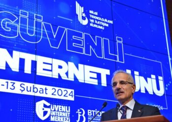 Ailelere güvenli internet konusunda Bakan Uraloğlu’ndan çağrı