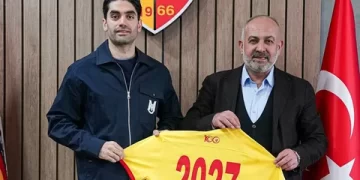 Kayserispor, Ali Karimi’nin sözleşmesini uzattı!