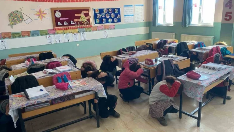 mus afad ekiplerinden afet farkindalik egitimi habermeydan