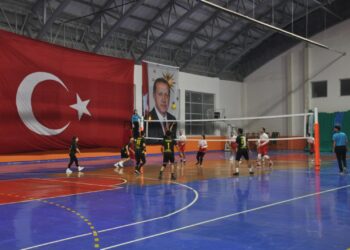 Muş Bulanık’ta kurumlar arası voleybol turnuvası başladı!