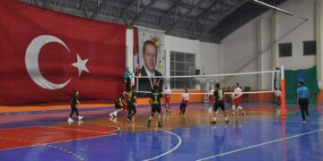 Muş Bulanık’ta kurumlar arası voleybol turnuvası başladı!