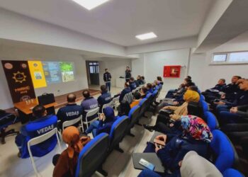 Muş Emniyeti, VEDAŞ çalışanlarına uyuşturucuyla mücadele eğitimi verdi!