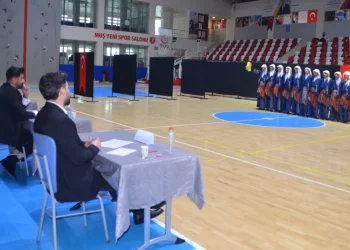 Muş’ta halk oyunları yarışması yapıldı!