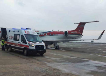 Muş’ta kalp ve karaciğer yetmezliği olan minik kız Ambulans uçakla Ankara’ya sevk edildi