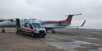 Muş’ta kalp ve karaciğer yetmezliği olan minik kız Ambulans uçakla Ankara’ya sevk edildi