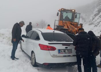 Muş’ta yoğun kar nedeniyle 53 kişi mahsur kaldı!