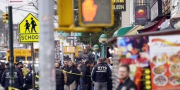 New York Metrosunda silahlı saldırı: Bir ölü, beş yaralı