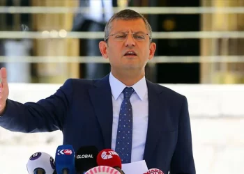 Özgür Özel’den Cemil Tugay hakkında mesaj