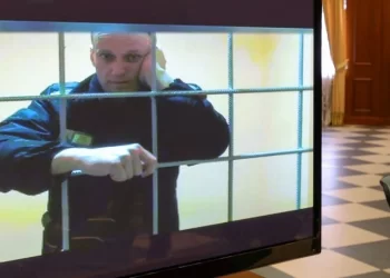 Rus muhalif Navalni cezaevinde hayatını kaybetti