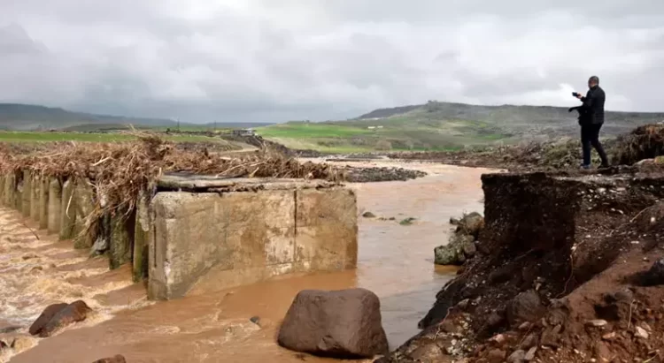 Sağanak yağış Diyarbakır ve Şanlıurfa'yı vurdu: Çaylar taştı, köprüler yıkıldı saganak habermeydan