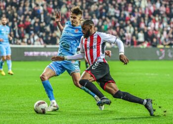 Samsunspor, evinde Antalyaspor’u 2 golle geçti!