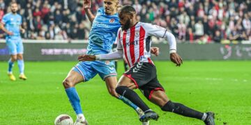 Samsunspor, evinde Antalyaspor’u 2 golle geçti!