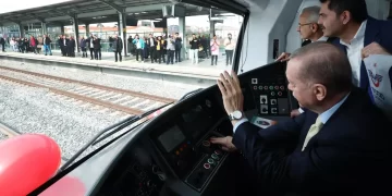 Yeni nesil raylı ulaşım İstanbul’a geliyor! Bugün Sirkeci-Kazlıçeşme banliyö hattı hizmete açıldı