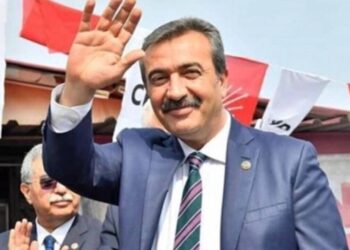 Çukurova Belediye Başkanı Soner Çetin, CHP’den istifa etti