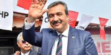 Çukurova Belediye Başkanı Soner Çetin, CHP’den istifa etti