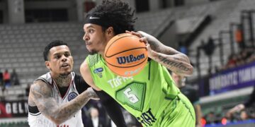 TOFAŞ, evinde Cholet Basket’i rahat geçti!
