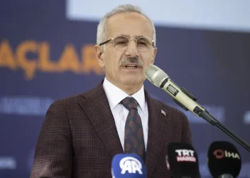 Bakan Uraloğlu duyurdu: Sakarya’dan İsviçre’ye raylı sistem ihracatı