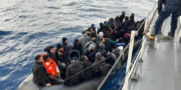 Yunanistan’a kaçmak isteyen 55 düzensiz göçmen yakalandı!
