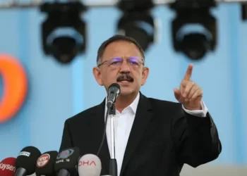 Bakan Özhaseki: 1000 şantiyede 110 bin kişilik orduyla arı gibi çalıştık