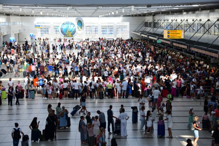 Bakan Uraloglu hava yolu ucak yolcu ve yuk istatistiklerini acikladi habermeydan