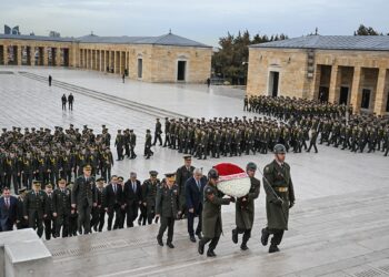 Kara Harp Okulu öğrencileri Anıtkabir’i ziyaret etti