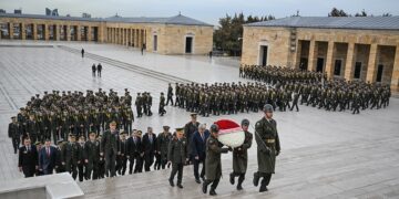Kara Harp Okulu öğrencileri Anıtkabir’i ziyaret etti