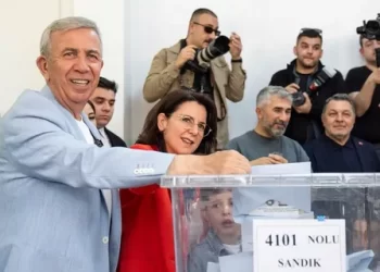 Mansur Yavaş’tan Ankaralılara kutlama çağrısı: Herkesi belediye önüne bekliyorum