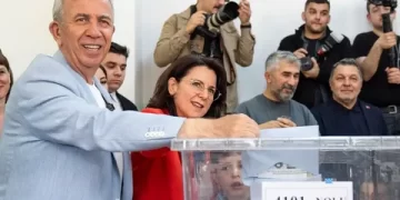 Mansur Yavaş’tan Ankaralılara kutlama çağrısı: Herkesi belediye önüne bekliyorum