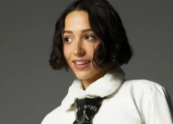 Zeynep Bastık ‘Lan’ parçasıyla üç dijital platformda zirveye yerleşti