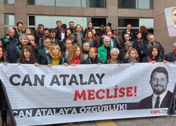 Adliye önünde Can Atalay için “Adalet Nöbeti”