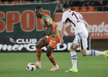 Alanyaspor, evinde Trabzonspor’u 3 golle geçti!