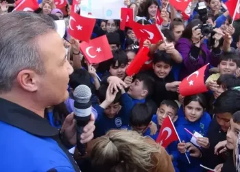 Alper Gezeravcı öğrencilerle buluştu!