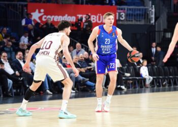 Anadolu Efes, evinde Bayern Münih’i farklı yendi!