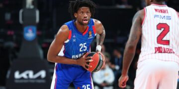 Anadolu Efes, evinde Olympiakos’u farklı yendi!